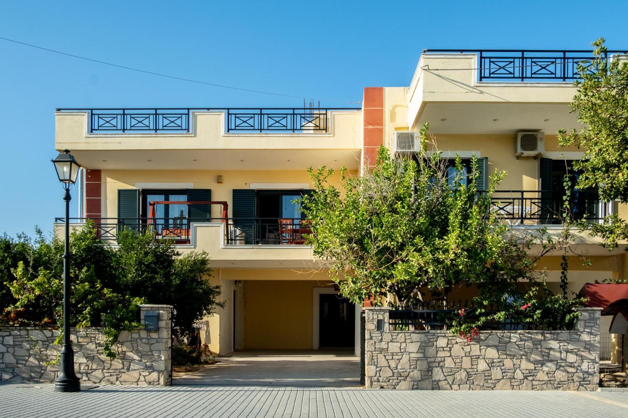 Spacious House In A Quiet Neighbourhood Ierápetra Esterno foto